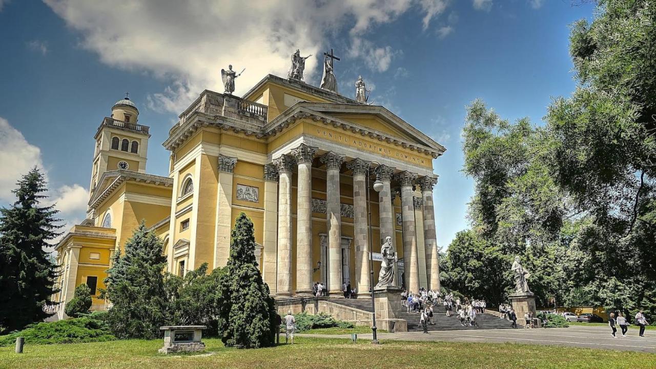 Oliaparman Apartment Eger Exterior foto